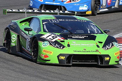 Stolz regala a Lamborghini e al team Grasser la pole del Nurburgring