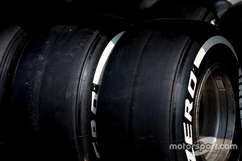 Pirelli: scelte interne diverse per Ferrari e Mercedes in Malesia