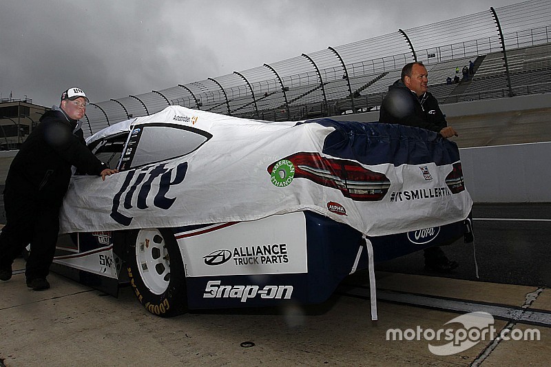 La pioggia impedisce lo svolgimento delle qualifiche. Keselowski in pole.