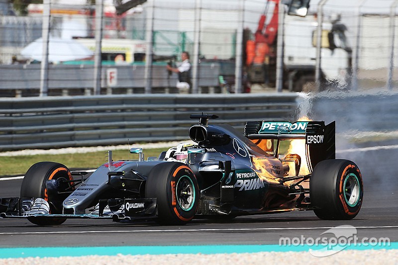 Gefrustreerde Hamilton na zoveelste motorprobleem: