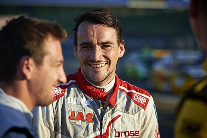 Michelisz megnyerte az első WTCC-futamot Japánban!