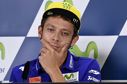MotoGP: Rossi szerint Lorenzo elégedetlenkedése "egy vicc"
