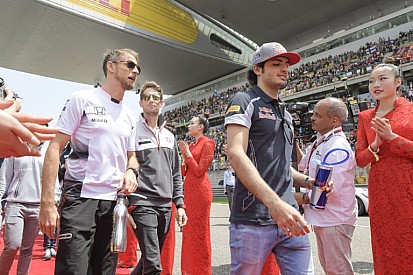 Grosjean talán az egyik utolsó csatát vívta Buttonnal a pályán?