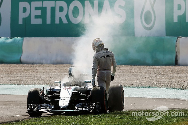 Mercedes no encuentra correlación en la falla de Hamilton