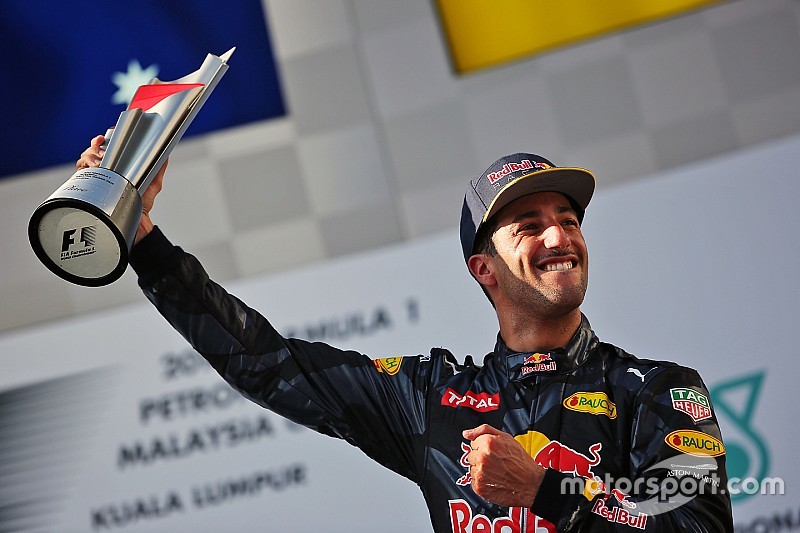 Аналіз: Тиск Red Bull виправдався після провалу Mercedes