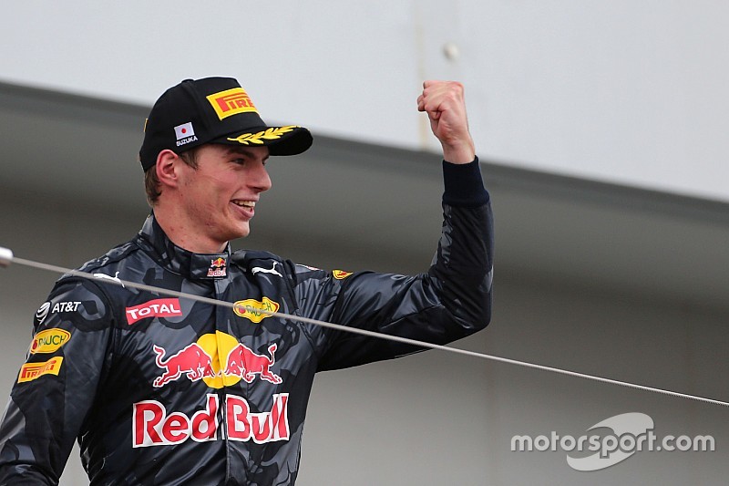 Verstappen langs Whiting voor verdedigende actie op Hamilton
