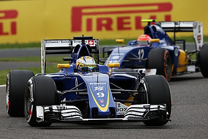 Сайнс предрек Sauber отставание "на два шага" со старым мотором Ferrari