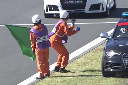 Vidéo - L'étonnante chorégraphie d'un commissaire à Fuji