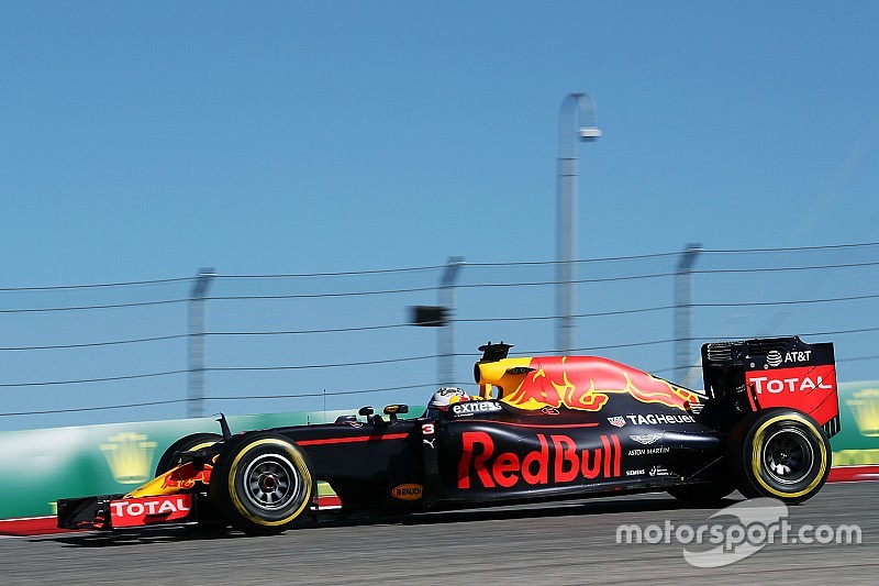 Troisième, Ricciardo satisfait de prendre le départ en supertendres