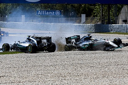 In Bildern: Der Mercedes-Crash Hamilton vs. Rosberg in Barcelona
