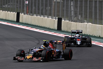 Sainz: "Bestraffingen zijn een loterij"