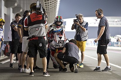 Hayden a terminé la saison en partant des stands