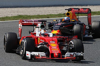 Ricciardo - Vettel va "trop loin" à la radio