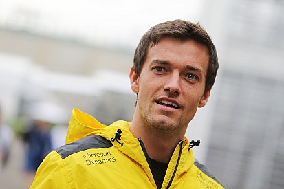 Palmer amankan kursi kedua Renault di F1 2017