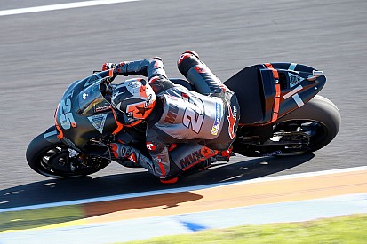 Rossi lidera el test a mediodía, con Iannone y Viñales detrás; Lorenzo a 0.6