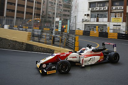 Formel 3 in Macau: Titelverteidiger Felix Rosenqvist legt vor