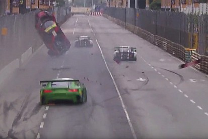 GT Macau: Vanthoor büyük taklasına rağmen kazanan ilan edildi