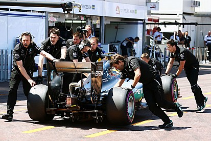 Hamilton "Ooit doe ik boekje open over wissel monteurs"