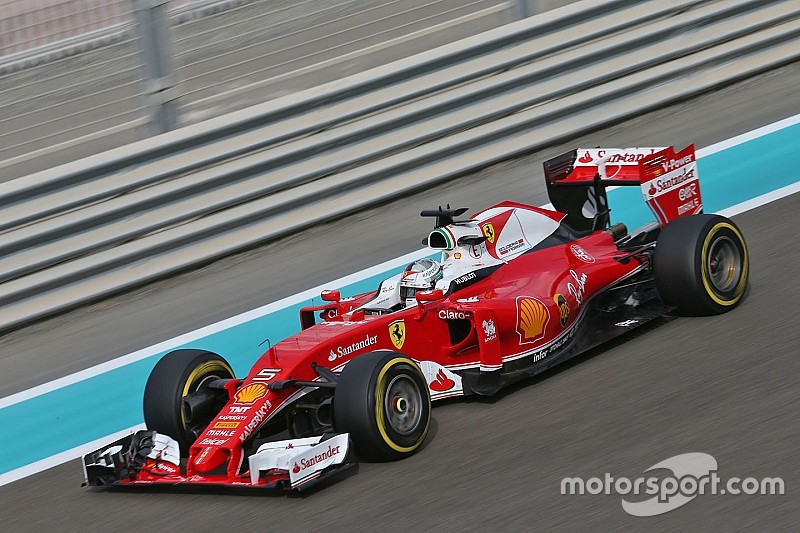 Vettel bovenaan in laatste oefensessie Abu Dhabi, Verstappen naar tweede tijd