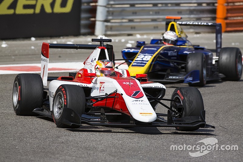 GP3 в Абу-Дабі: Леклер стає чемпіоном після сходу обох претендентів