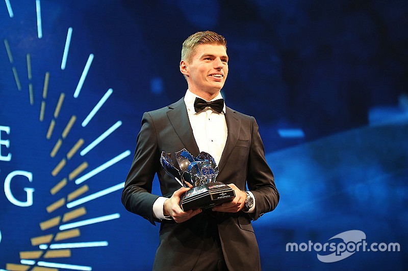 Verstappen recebe dois prêmios da FIA em noite de gala
