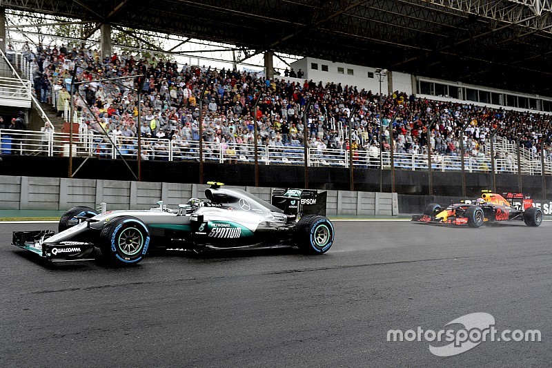 Teamchef: Mercedes auch in F1-Saison 2017 Favorit