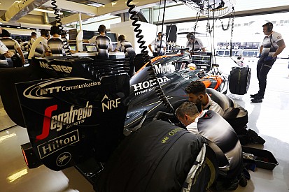 Honda cambia su motor buscando un paso adelante de McLaren en 2017