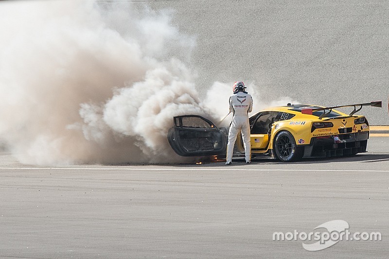 Fässler ongedeerd na brand Corvette in Daytona