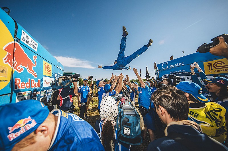 Dakar 2017: Nikolaev leidt Kamaz-dubbelzege, De Rooy eindigt als derde