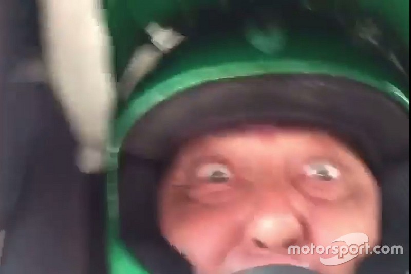 VÍDEO: Galvão anda de carona com filho Cacá em Stock Car
