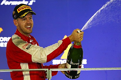 Egy domináns Vettel-győzelem Szingapúrból