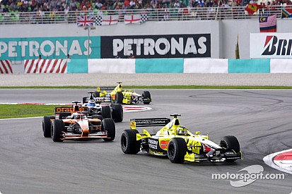 Bekijk de Grand Prix van Maleisië 2001 in zijn volledigheid terug