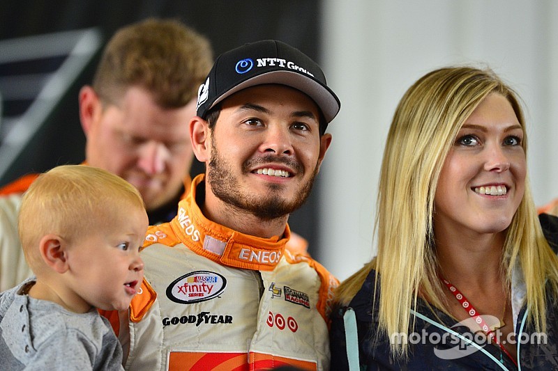 Kyle Larson anuncia su compromiso matrimonial