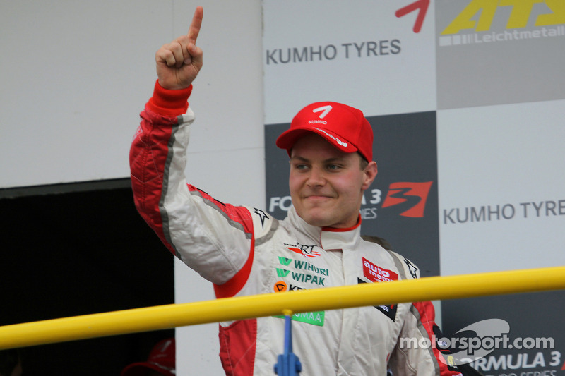 Racewinnaar Valtteri Bottas, ART Grand Prix