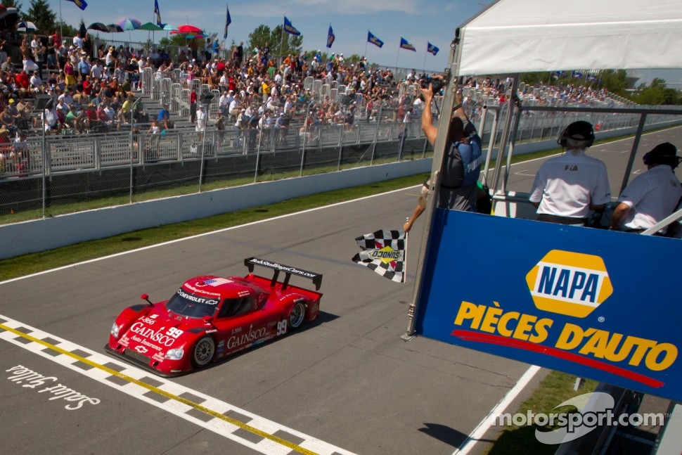 #99 GAINSCO/Bob Stallings Racing Chevrolet Riley: Jon Fogarty, Alex Gurney takes the checkered flag