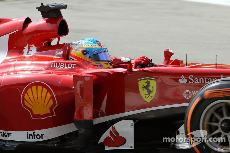 17. Фернандо Алонсо – 15 гонок (Абу-Даби-13 – Бельгия-14), Ferrari, 3 подиума