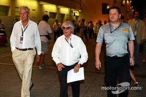 (L to R): Marco Tronchetti, Pirelli Chairman with Bernie Ecclestone, CEO Formula One Group, and Paul Hembery, Pirelli Motorsport Director