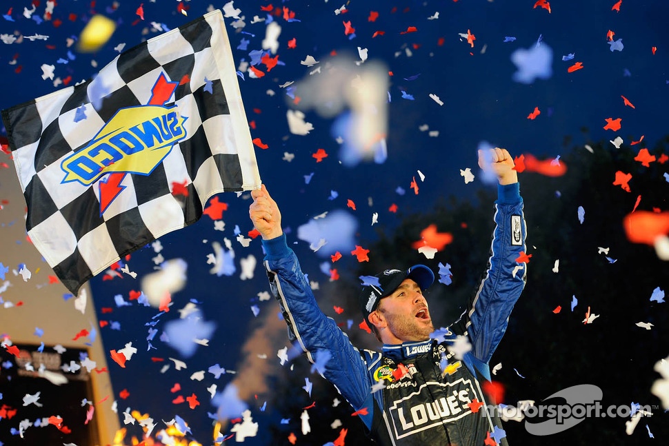 Race winner Jimmie Johnson, Hendrick Motorsports Chevrolet