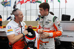Paul di Resta, Sahara Force India F1 with Gerry Convy, Personal Trainer on the grid