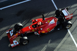 Kimi Raikkonen, Ferrari F14-T lascia i box