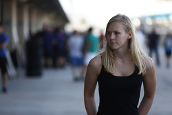 Beitske Visser, en el pit lane de GP3