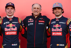(da sinistra a destra): Max Verstappen, Scuderia Toro Rosso con Franz Tost, Team Principal Scuderia