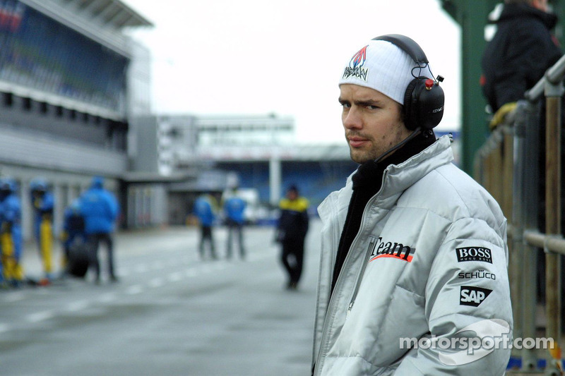 Механик McLaren