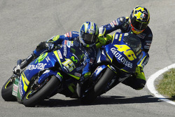 Zweikampf zwischen Valentino Rossi und Sete Gibernau