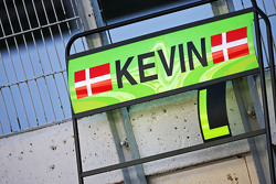 Boxentafel für Kevin Magnussen, McLaren, Test- und Ersatzfahrer