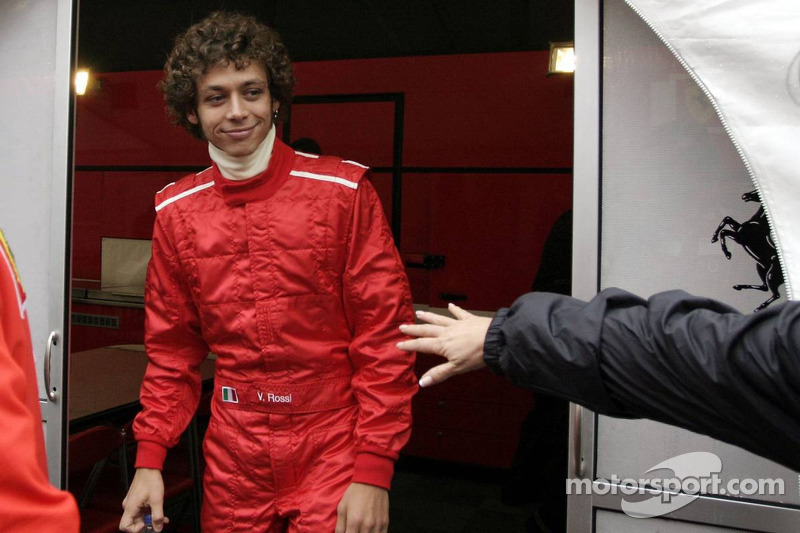 Valentino Rossi prueba con Ferrari en Valencia en 2006
