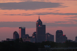 Sonnenaufgang am Indianapolis Motor Speedway am Renntag