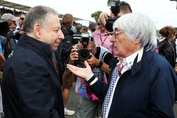 Jean Todt, FIA-Präsident, mit Bernie Ecclestone in der Startaufstellung