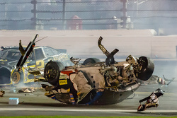 Austin Dillon, Richard Childress Racing, Chevrolet, mit schwerem Unfall bei der Zieldurchfahrt