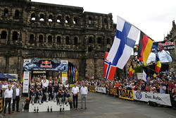 Podio: ganadores Sébastien Ogier y Julien Ingrassia, Volkswagen Polo WRC, Volkswagen Motorsport, el